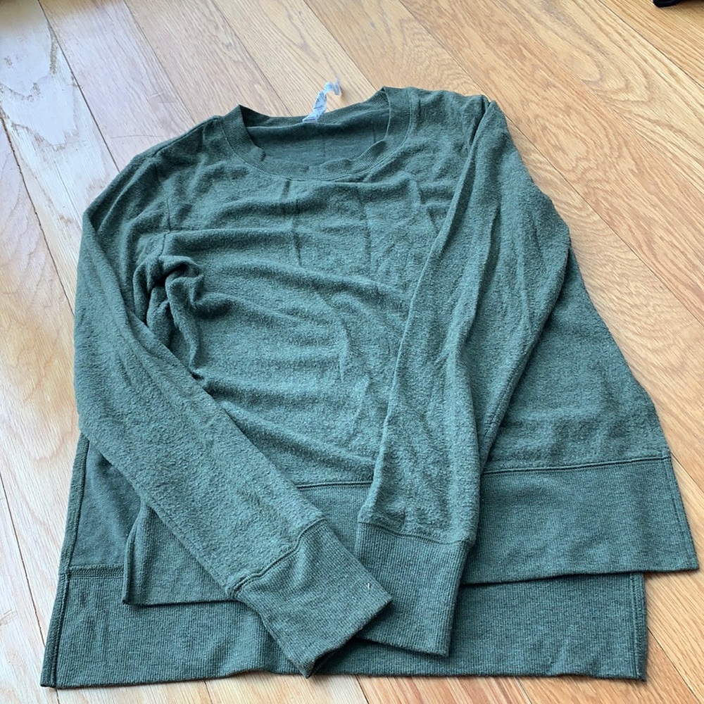 Alo Yoga green oversized sweater